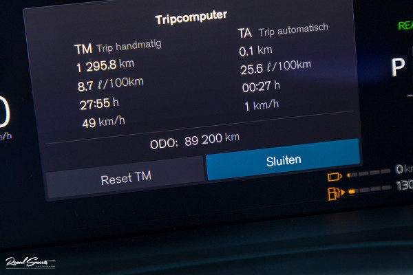 Volvo XC60 2.0 T8 Plug-in hybrid AWD R-Design | Luchtvering | Zwenkbare trekhaak | Panoramadak | Memory | Harman Kardon |