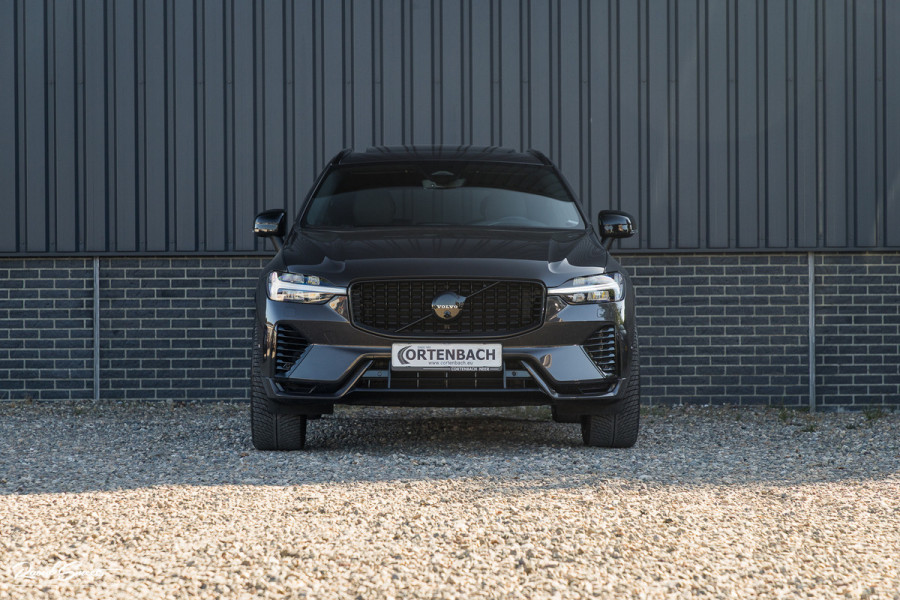 Volvo XC60 2.0 T8 Plug-in hybrid AWD R-Design | Luchtvering | Zwenkbare trekhaak | Panoramadak | Memory | Harman Kardon |