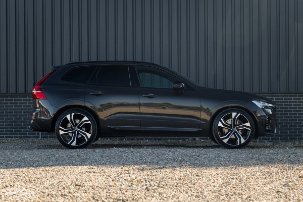 Volvo XC60 2.0 T8 Plug-in hybrid AWD R-Design | Luchtvering | Zwenkbare trekhaak | Panoramadak | Memory | Harman Kardon |