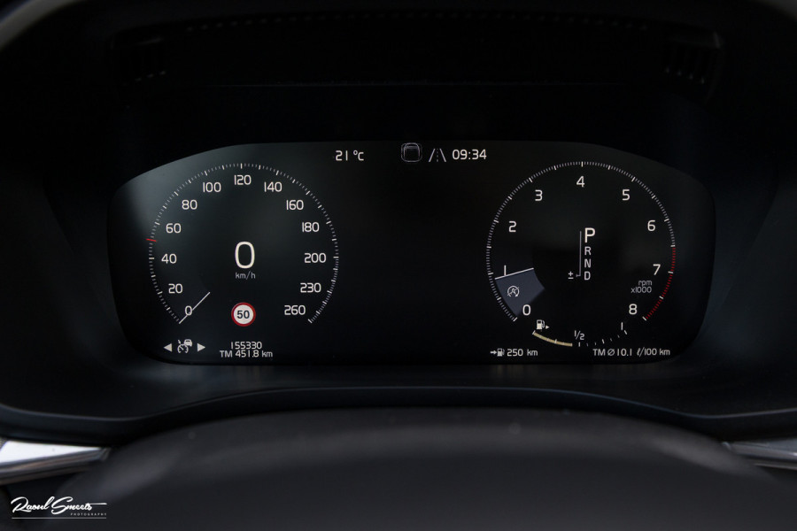 Volvo XC60 2.0 T5 R-Design | Adaptieve cruise | Zwenkbare trekhaak | Panoramadak | Blis |