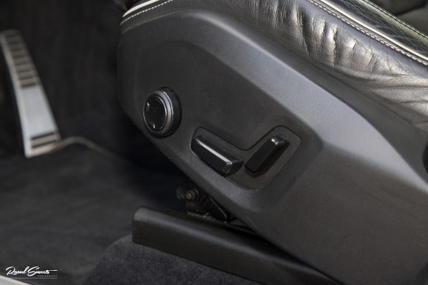 Volvo XC60 2.0 T5 R-Design | Adaptieve cruise | Zwenkbare trekhaak | Panoramadak | Blis |
