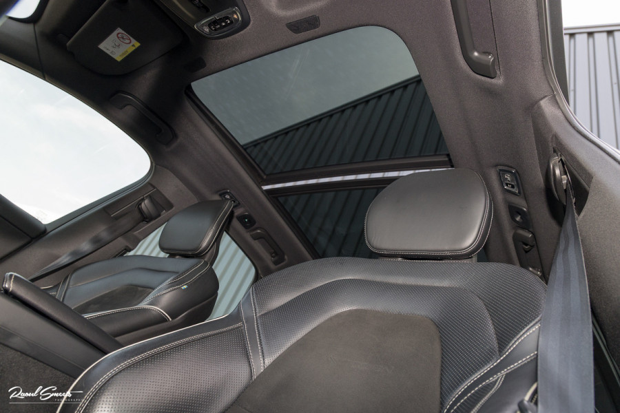 Volvo XC60 2.0 T5 R-Design | Adaptieve cruise | Zwenkbare trekhaak | Panoramadak | Blis |