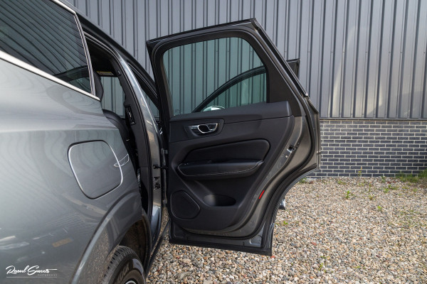 Volvo XC60 2.0 T5 R-Design | Adaptieve cruise | Zwenkbare trekhaak | Panoramadak | Blis |
