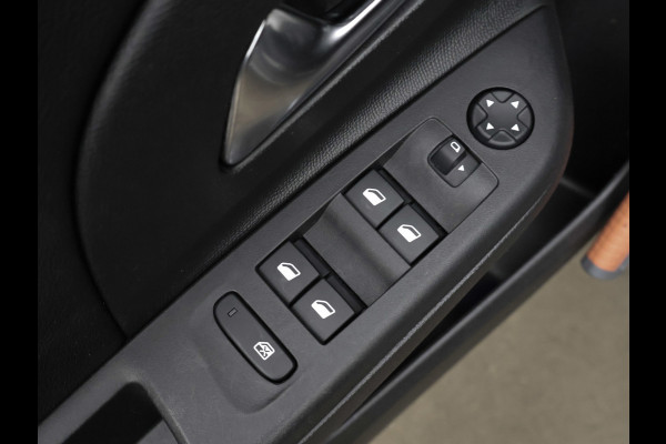 Opel CORSA-E Elegance 50 kWh Sport (APPLE CARPLAY,NAVI,PDC,DIGITAL COCKPIT,CLIMATE,CRUISE,SPORTSTOELEN,LM VELGEN,NETTE STAAT)