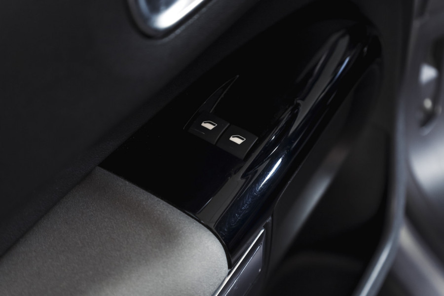 Citroën C4 Cactus 1.2 PureTech Business 111 PK Org. NL | Cruise | PDC | NAV + App. Connect | ECC | LM 16" |