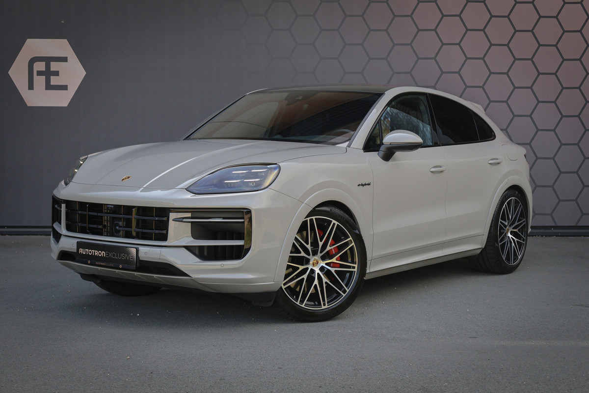 Porsche Cayenne Coupé 3.0 S E-Hybrid 520PK | PASSENGER DISPLAY | ELEKTRISCHE TREKHAAK | PASM | BOSE | SOUND PACKAGE PLUS | PRIVACY GLASS | PANORAMADAK
