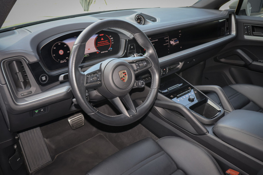 Porsche Cayenne Coupé 3.0 S E-Hybrid 520PK | PASSENGER DISPLAY | ELEKTRISCHE TREKHAAK | PASM | BOSE | SOUND PACKAGE PLUS | PRIVACY GLASS | PANORAMADAK