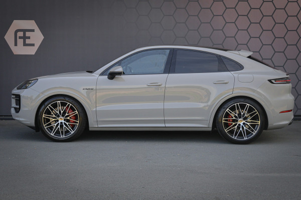 Porsche Cayenne Coupé 3.0 S E-Hybrid 520PK | PASSENGER DISPLAY | ELEKTRISCHE TREKHAAK | PASM | BOSE | SOUND PACKAGE PLUS | PRIVACY GLASS | PANORAMADAK