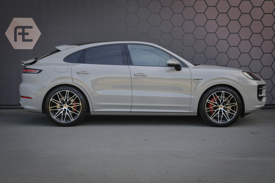 Porsche Cayenne Coupé 3.0 S E-Hybrid 520PK | PASSENGER DISPLAY | ELEKTRISCHE TREKHAAK | PASM | BOSE | SOUND PACKAGE PLUS | PRIVACY GLASS | PANORAMADAK