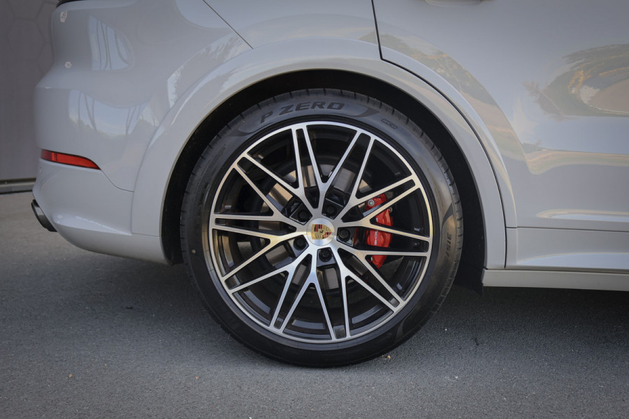 Porsche Cayenne Coupé 3.0 S E-Hybrid 520PK | PASSENGER DISPLAY | ELEKTRISCHE TREKHAAK | PASM | BOSE | SOUND PACKAGE PLUS | PRIVACY GLASS | PANORAMADAK
