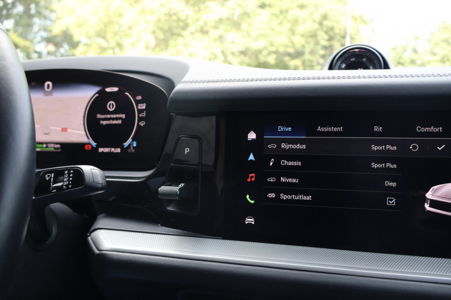 Porsche Cayenne Coupé 3.0 S E-Hybrid 520PK | PASSENGER DISPLAY | ELEKTRISCHE TREKHAAK | PASM | BOSE | SOUND PACKAGE PLUS | PRIVACY GLASS | PANORAMADAK