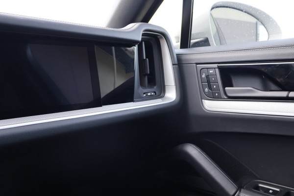 Porsche Cayenne Coupé 3.0 S E-Hybrid 520PK | PASSENGER DISPLAY | ELEKTRISCHE TREKHAAK | PASM | BOSE | SOUND PACKAGE PLUS | PRIVACY GLASS | PANORAMADAK