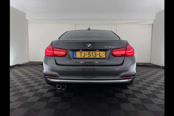 BMW 3-serie 330e High Executive (Plug-in) (INCL.BTW) Aut. *PANO | HEAD-UP | LEATHER | FULL-LED | MEMORY-PACK | HARMAN/KARDON | BLIND-SPOT | KEYLESS | CAMERA | NAVI-FULLMAP | DAB | PRIVACY-GLASS | ECC | PDC | 18''ALU*