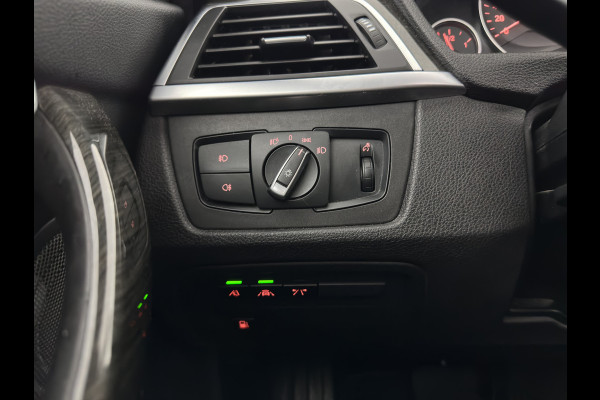 BMW 3-serie 330e High Executive (Plug-in) (INCL.BTW) Aut. *PANO | HEAD-UP | LEATHER | FULL-LED | MEMORY-PACK | HARMAN/KARDON | BLIND-SPOT | KEYLESS | CAMERA | NAVI-FULLMAP | DAB | PRIVACY-GLASS | ECC | PDC | 18''ALU*