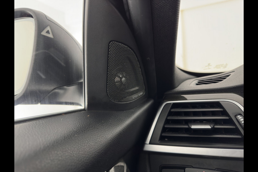 BMW 3-serie 330e High Executive (Plug-in) (INCL.BTW) Aut. *PANO | HEAD-UP | LEATHER | FULL-LED | MEMORY-PACK | HARMAN/KARDON | BLIND-SPOT | KEYLESS | CAMERA | NAVI-FULLMAP | DAB | PRIVACY-GLASS | ECC | PDC | 18''ALU*