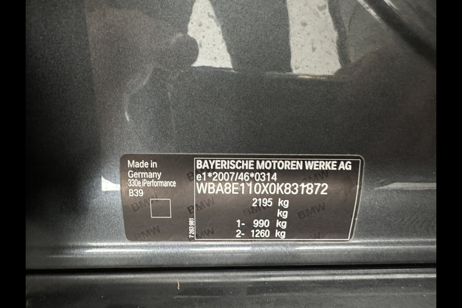 BMW 3-serie 330e High Executive (Plug-in) (INCL.BTW) Aut. *PANO | HEAD-UP | LEATHER | FULL-LED | MEMORY-PACK | HARMAN/KARDON | BLIND-SPOT | KEYLESS | CAMERA | NAVI-FULLMAP | DAB | PRIVACY-GLASS | ECC | PDC | 18''ALU*