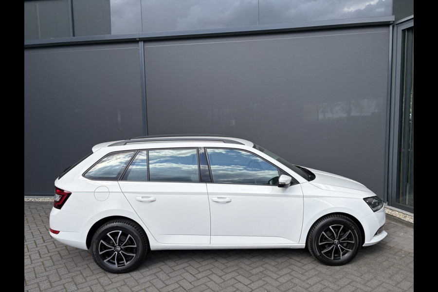Škoda Fabia Combi 1.0 TSI Ambition Airco - Apple carplay - Parkeersensor achter - Dakrails - Bagagedek - Mistlampen - Cruise control - Bluetooth - Led verlichting - Stuur multifunctioneel - Stuur leder - Elektrische ramen - Centrale vergrendeling met afstandsbediening