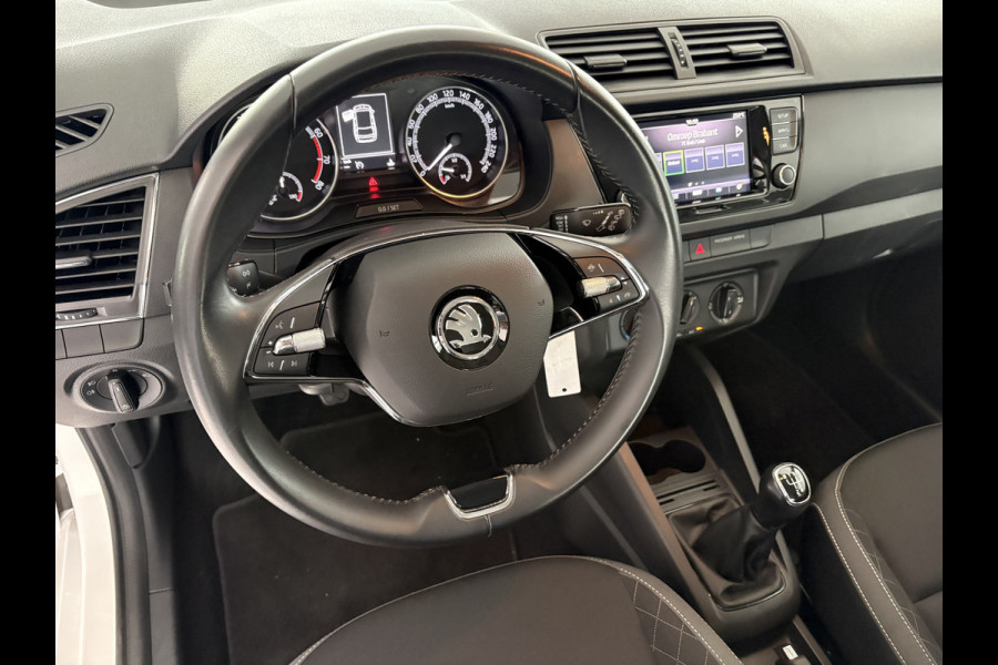 Škoda Fabia Combi 1.0 TSI Ambition Airco - Apple carplay - Parkeersensor achter - Dakrails - Bagagedek - Mistlampen - Cruise control - Bluetooth - Led verlichting - Stuur multifunctioneel - Stuur leder - Elektrische ramen - Centrale vergrendeling met afstandsbediening