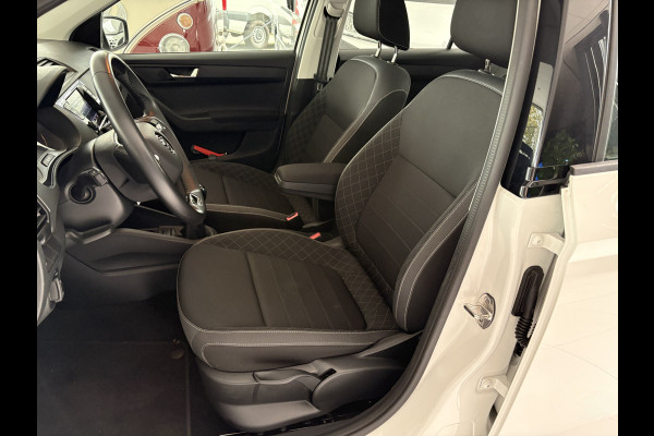 Škoda Fabia Combi 1.0 TSI Ambition Airco - Apple carplay - Parkeersensor achter - Dakrails - Bagagedek - Mistlampen - Cruise control - Bluetooth - Led verlichting - Stuur multifunctioneel - Stuur leder - Elektrische ramen - Centrale vergrendeling met afstandsbediening