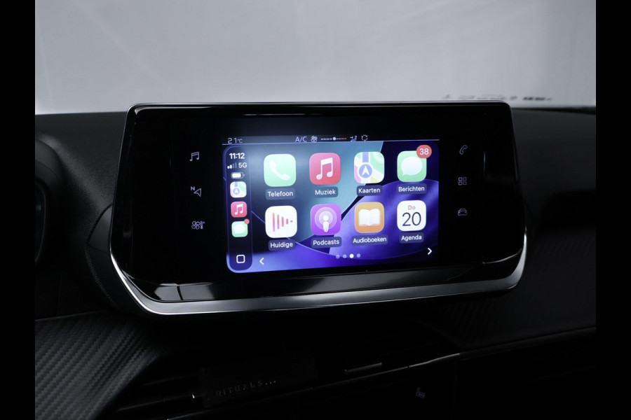 Peugeot 2008 1.2 PureTech 100 Sport (APPLE CARPLAY,NAVI,CAMERA,STOELVERWARMING,CLIMATE,CRUISE,LED,SPORTSTOELEN,NETTE STAAT)