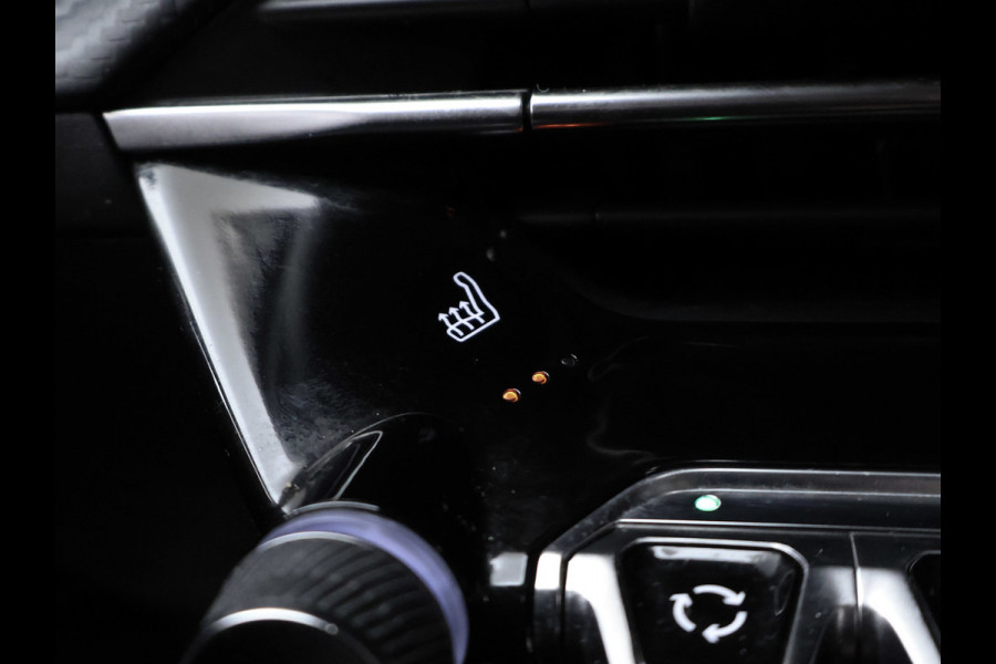 Peugeot 2008 1.2 PureTech 100 Sport (APPLE CARPLAY,NAVI,CAMERA,STOELVERWARMING,CLIMATE,CRUISE,LED,SPORTSTOELEN,NETTE STAAT)