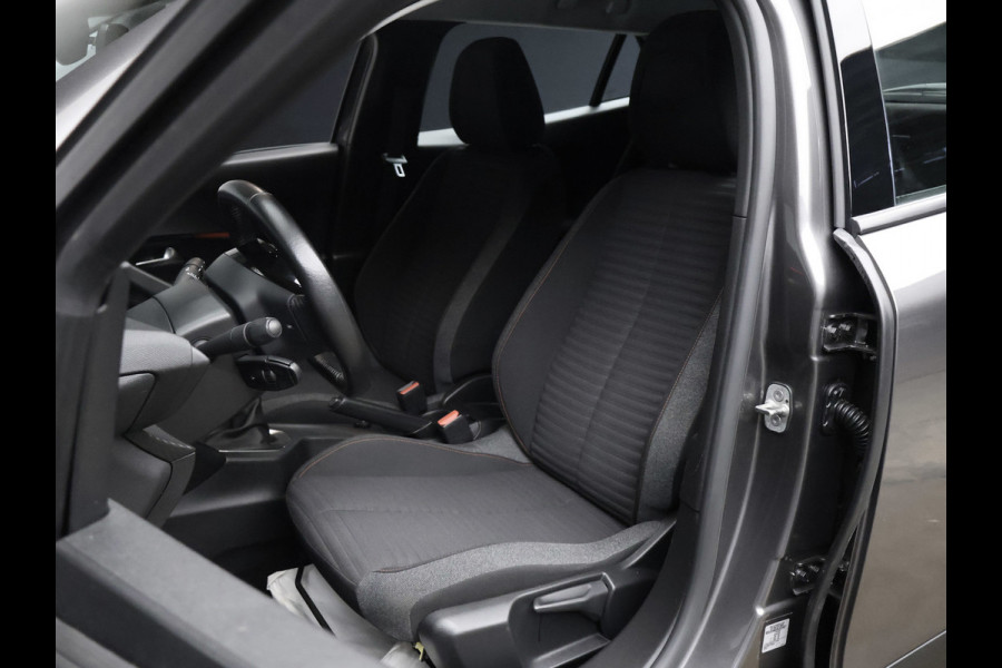 Peugeot 2008 1.2 PureTech 100 Sport (APPLE CARPLAY,NAVI,CAMERA,STOELVERWARMING,CLIMATE,CRUISE,LED,SPORTSTOELEN,NETTE STAAT)