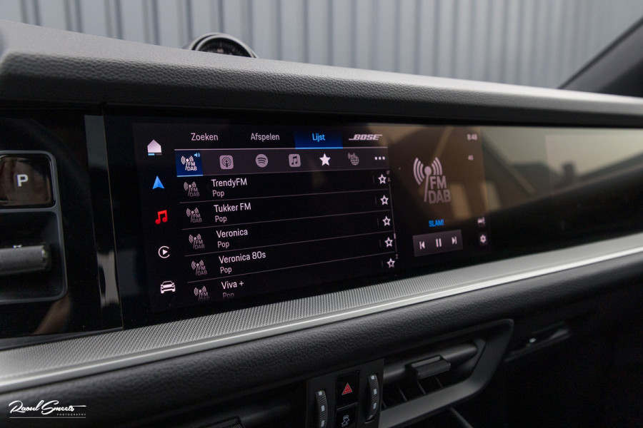 Porsche Cayenne Coupé 3.0 E-Hybrid | Sport design | Sport chrono | Soft close | Luchtvering | Achter as besturing | Pasenger display | Keyless |
