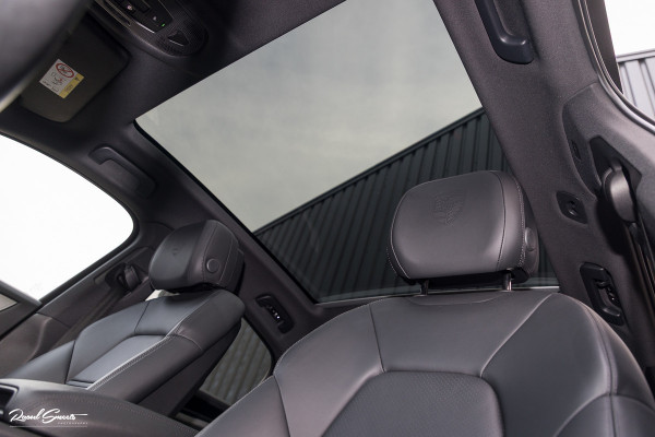 Porsche Cayenne Coupé 3.0 E-Hybrid | Sport design | Sport chrono | Soft close | Luchtvering | Achter as besturing | Pasenger display | Keyless |