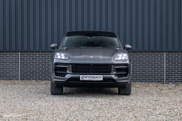 Porsche Cayenne Coupé 3.0 E-Hybrid | Sport design | Sport chrono | Soft close | Luchtvering | Achter as besturing | Pasenger display | Keyless |