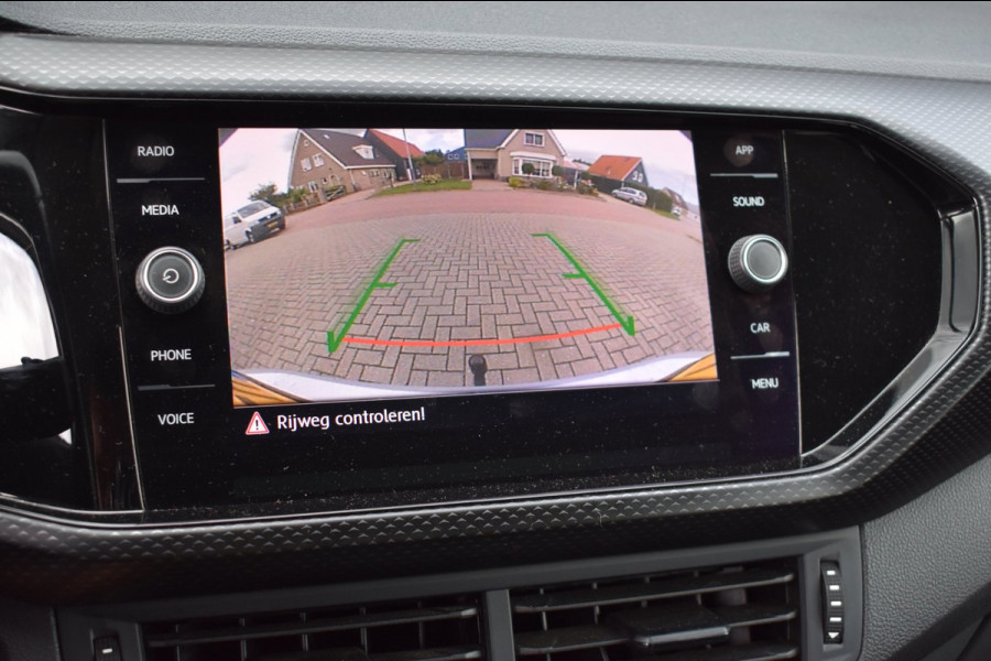 Volkswagen T-Cross 1.0 TSI Life | CAMERA | TREKHAAK | APPLE CARPLAY | ANDROID AUTO | BLINDSPOT | NAP