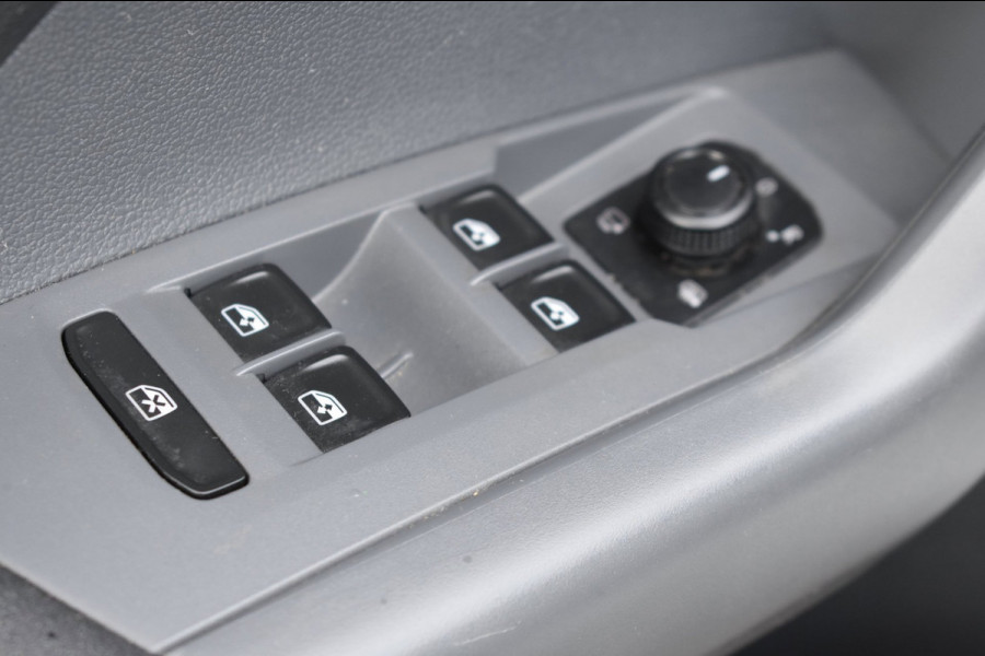 Volkswagen T-Cross 1.0 TSI Life | CAMERA | TREKHAAK | APPLE CARPLAY | ANDROID AUTO | BLINDSPOT | NAP