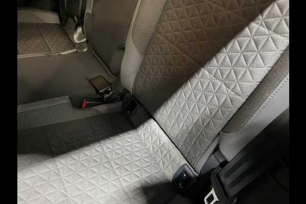 Volkswagen T-Cross 1.0 TSI R-Line DSG|ACC|Lane Assist|CarPlay|Virtual Cockpit|Camera|LED|Dealer Onderh.|69DKM|Rijklaar