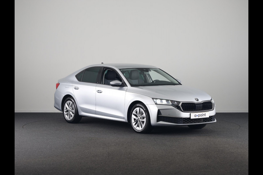 Škoda Octavia 1.5 TSI MHEV Business Edition Plus 115 pk Automaat | Verlengde garantie | Navigatie | Parkeersensoren | Achteruitrijcamera | Keyless | Adaptieve cruise control |