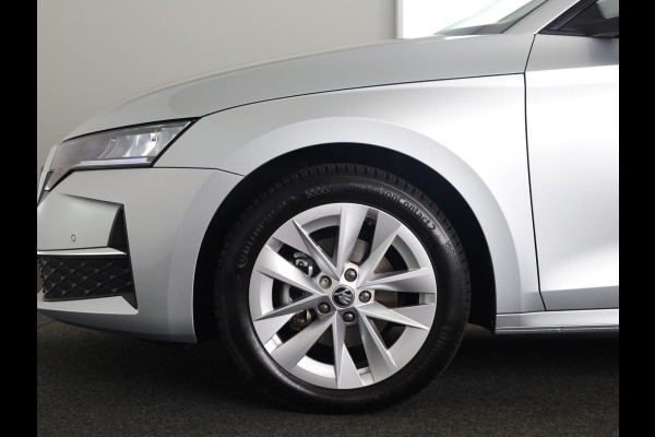 Škoda Octavia 1.5 TSI MHEV Business Edition Plus 115 pk Automaat | Verlengde garantie | Navigatie | Parkeersensoren | Achteruitrijcamera | Keyless | Adaptieve cruise control |
