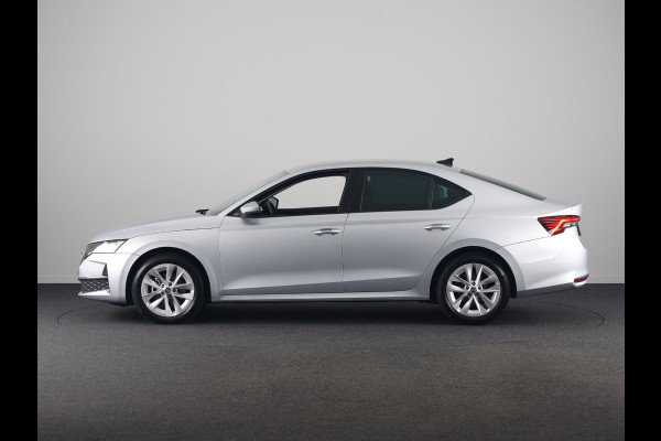 Škoda Octavia 1.5 TSI MHEV Business Edition Plus 115 pk Automaat | Verlengde garantie | Navigatie | Parkeersensoren | Achteruitrijcamera | Keyless | Adaptieve cruise control |