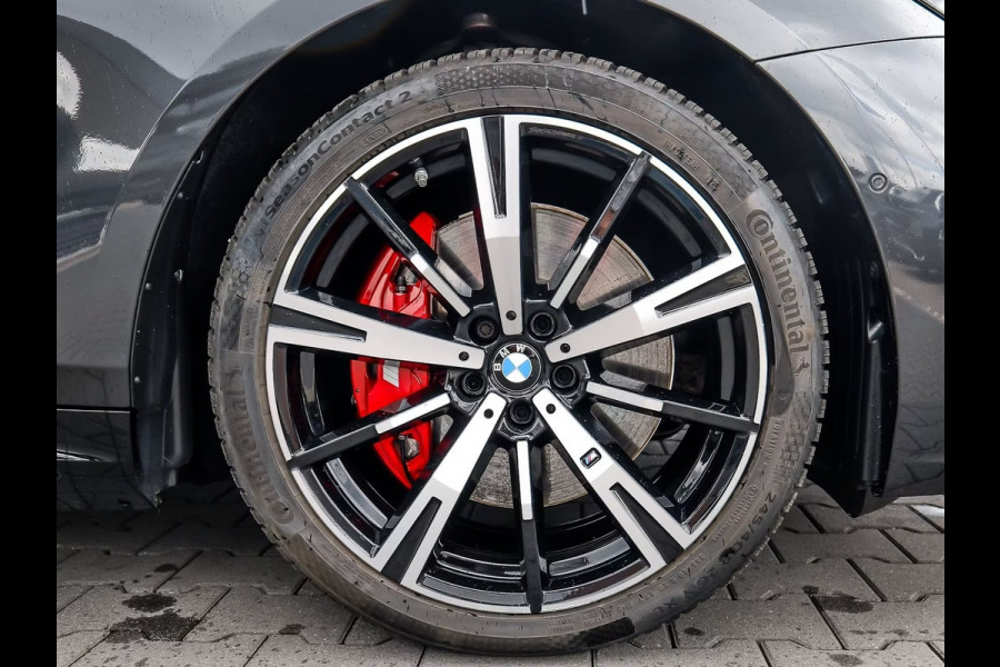 BMW 5 Serie 550e xDrive M-SPORT ** LED, LEDER, PANO, TREKH, 20-inch LMV, M-REMMEN, MEM ** Ex BMW-AG ** ** INFORMEER OOK NAAR ONZE AANTREKKELIJKE FINANCIAL-LEASE TARIEVEN **