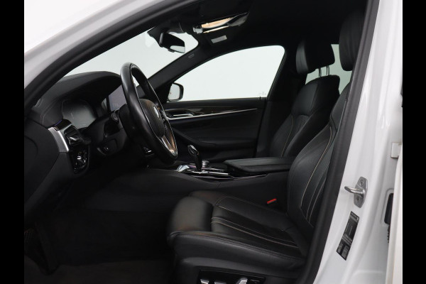 BMW 5 Serie Touring 520i High Executive Edition | Leder | Elektrische stoelen | Stoelverwarming | Cruise control | Sfeer verlichting | Carplay | Climate control | Camera | Park assist | Trekhaak