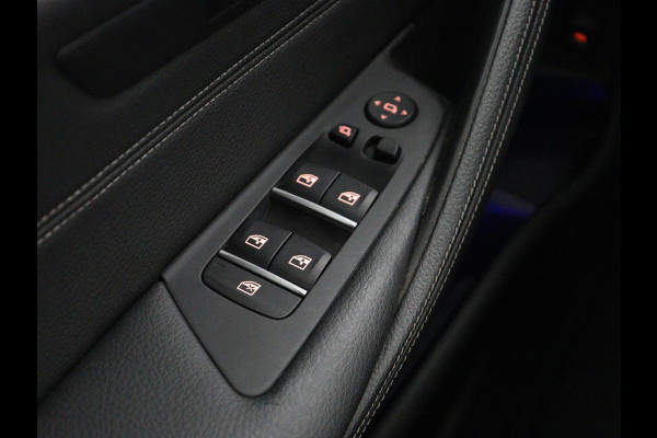 BMW 5 Serie Touring 520i High Executive Edition | Leder | Elektrische stoelen | Stoelverwarming | Cruise control | Sfeer verlichting | Carplay | Climate control | Camera | Park assist | Trekhaak