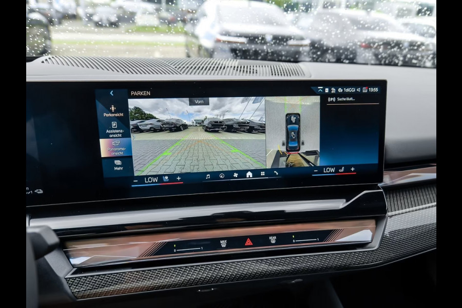 BMW 5 Serie 550e xDrive M-SPORT ** LED, LEDER, PANO, TREKH, 20-inch LMV, M-REMMEN, MEM ** Ex BMW-AG ** ** INFORMEER OOK NAAR ONZE AANTREKKELIJKE FINANCIAL-LEASE TARIEVEN **