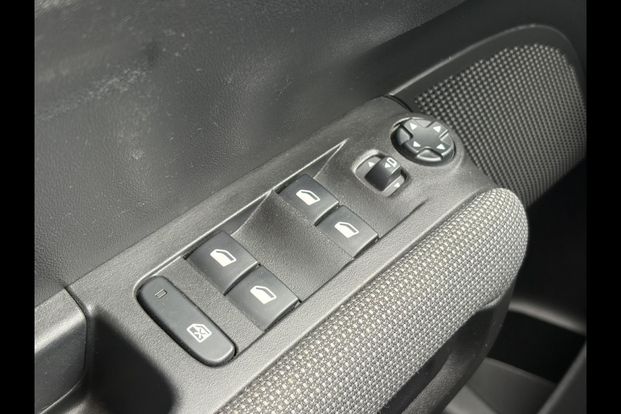Citroën C3 Aircross 1.2 PureTech Feel Draadloze telefoonlader  l Carplay l Navi l Clima l Cruise l Pdc l Lm velgen l 2e Eigenaar l N.A.P l Nieuwe Apk bij Aflevering