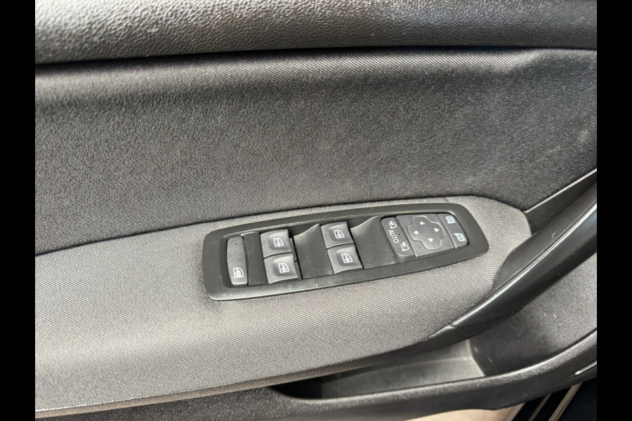 Renault Mégane 1.3 TCe Bose Navi-Pdc-Camera-Cruise-Clima-Carplay-NL Auto-NAP