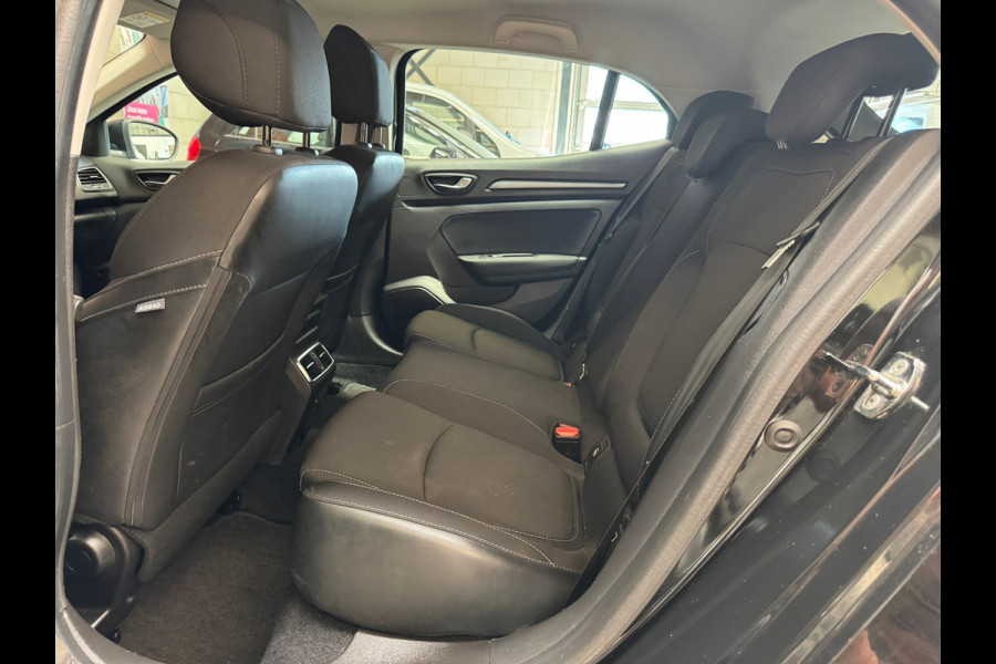 Renault Mégane 1.3 TCe Bose Navi-Pdc-Camera-Cruise-Clima-Carplay-NL Auto-NAP