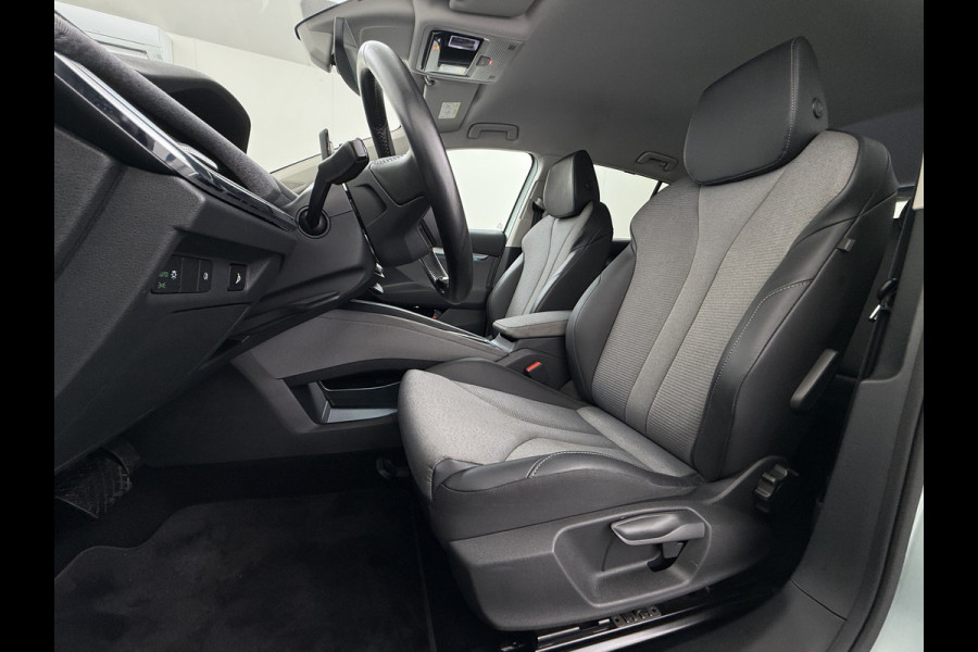 Škoda ENYAQ iV 60 SOH 93% Camera Comfort-pakket Draadloze telefoonlader Keyless entry Privacy Glas Apple Carplay Android Auto Navi Ecc Pdc P-Assist Lmv Led Isofix Mirrorlink® Cruise Control 1e Eigenaar Origineel Nederlandse Auto