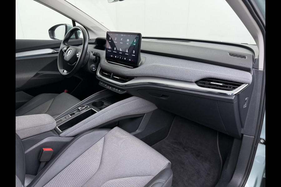 Škoda ENYAQ iV 60 SOH 93% Camera Comfort-pakket Draadloze telefoonlader Keyless entry Privacy Glas Apple Carplay Android Auto Navi Ecc Pdc P-Assist Lmv Led Isofix Mirrorlink® Cruise Control 1e Eigenaar Origineel Nederlandse Auto