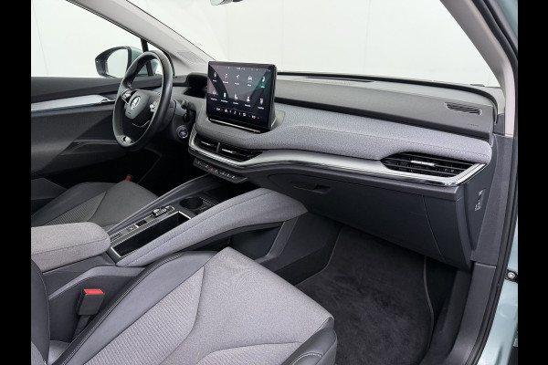 Škoda ENYAQ iV 60 SOH 93% Camera Comfort-pakket Draadloze telefoonlader Keyless entry Privacy Glas Apple Carplay Android Auto Navi Ecc Pdc P-Assist Lmv Led Isofix Mirrorlink® Cruise Control 1e Eigenaar Origineel Nederlandse Auto