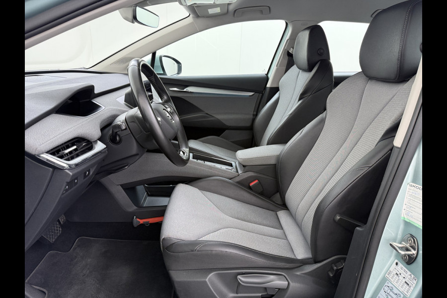 Škoda ENYAQ iV 60 SOH 91% Trekhaak Camera P-Assist Apple Carplay Android Auto Navi Ecc Pdc Lmv Isofix Led Cruise Control Keyless Rijstrooksensor Verkeersbord detectie 1.000KG Trekgewicht