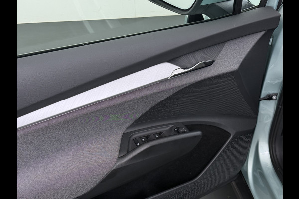 Škoda ENYAQ iV 60 SOH 91% Trekhaak Camera P-Assist Apple Carplay Android Auto Navi Ecc Pdc Lmv Isofix Led Cruise Control Keyless Rijstrooksensor Verkeersbord detectie 1.000KG Trekgewicht