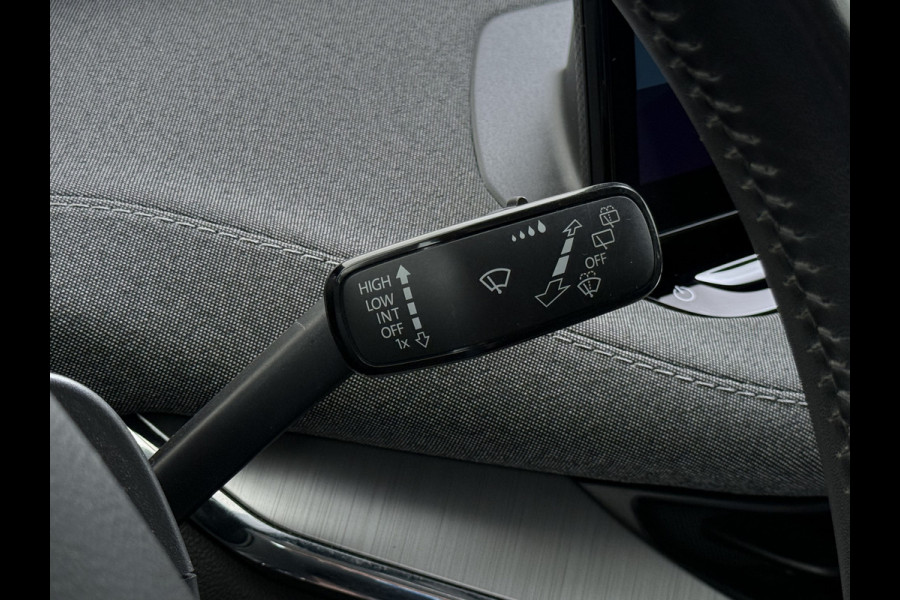 Škoda ENYAQ iV 60 SOH 91% Trekhaak Camera P-Assist Apple Carplay Android Auto Navi Ecc Pdc Lmv Isofix Led Cruise Control Keyless Rijstrooksensor Verkeersbord detectie 1.000KG Trekgewicht