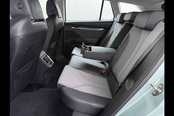 Škoda ENYAQ iV 60 SOH 91% Trekhaak Camera P-Assist Apple Carplay Android Auto Navi Ecc Pdc Lmv Isofix Led Cruise Control Keyless Rijstrooksensor Verkeersbord detectie 1.000KG Trekgewicht