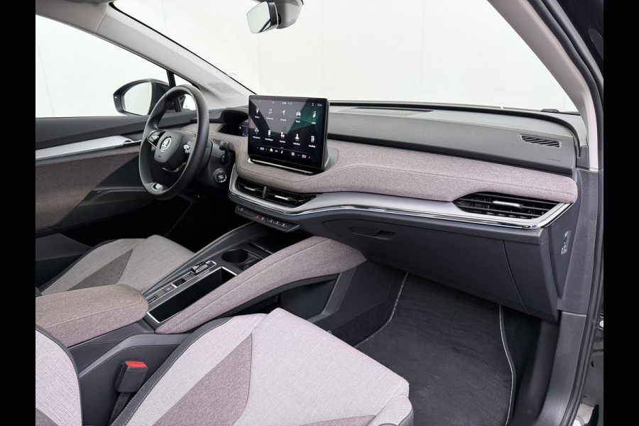 Škoda ENYAQ iV 60 Trekhaak Elek.Achterklep Privacy Glas SOH 90% Keyless advanced Navi Ecc Apple Carplay Android Auto Pdc Comfort plus-pakket Lmv 20" Mirrorlink® Smartlink DAB Led 1e Eigenaar Origineel Nederlandse Auto